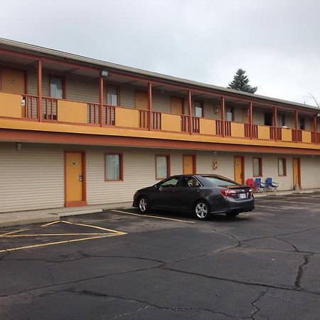 Cadet Motor Inn - Coldwater Bagian luar foto