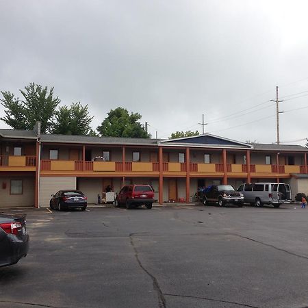 Cadet Motor Inn - Coldwater Bagian luar foto