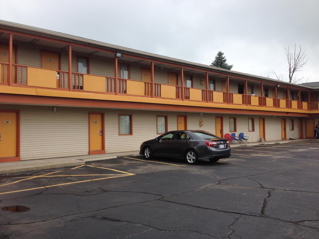 Cadet Motor Inn - Coldwater Bagian luar foto