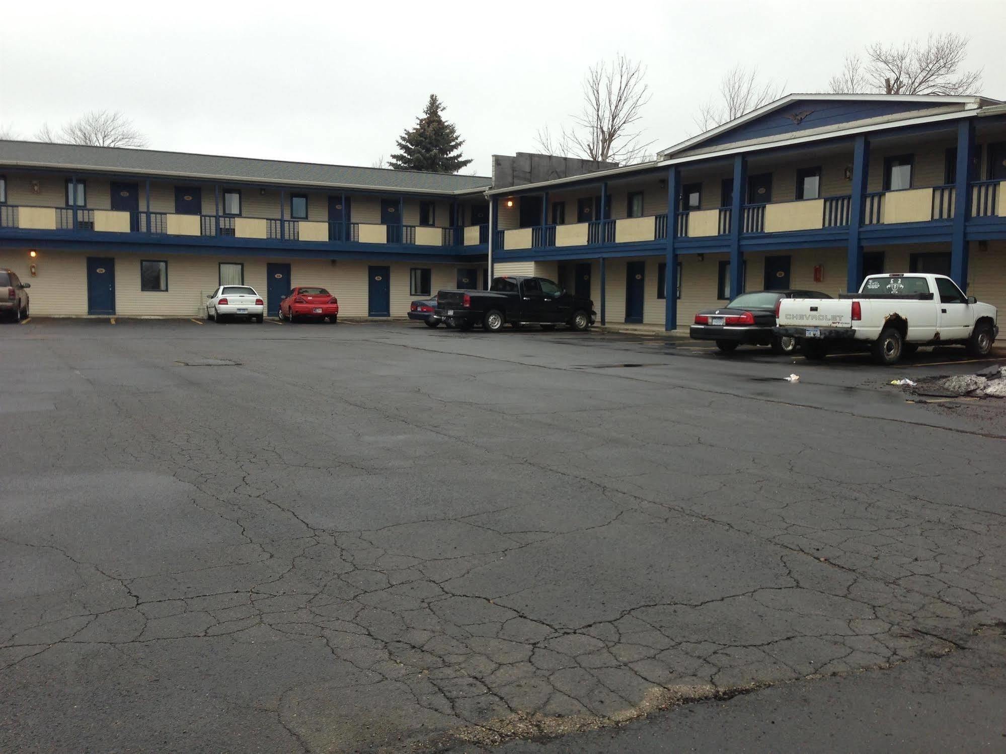 Cadet Motor Inn - Coldwater Bagian luar foto