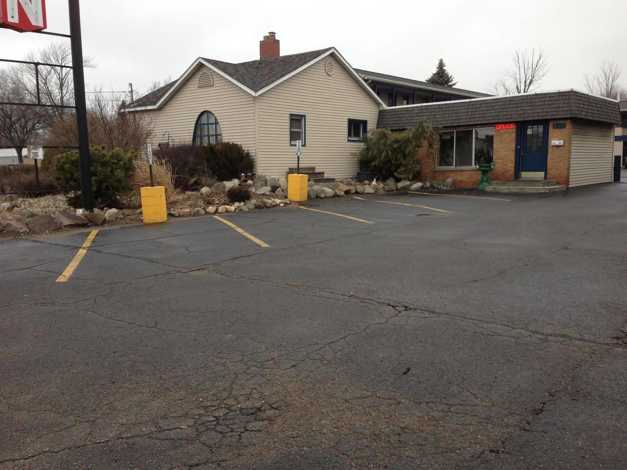 Cadet Motor Inn - Coldwater Bagian luar foto
